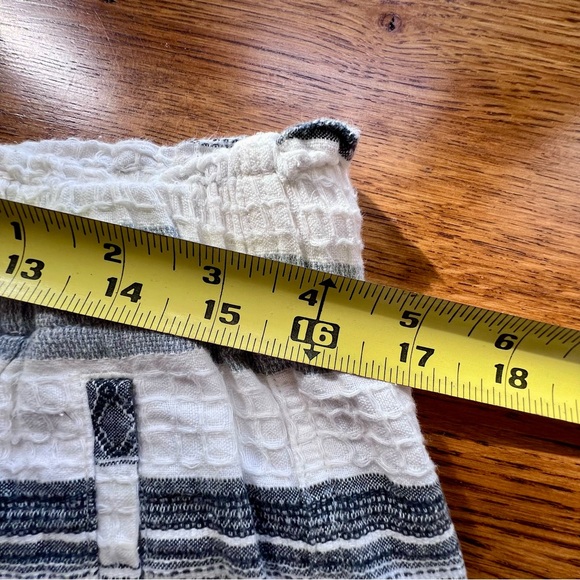 ⭐️ Lou & Grey The Loft Striped Drawstring Tie Front Summer Shorts - Picture 9 of 11